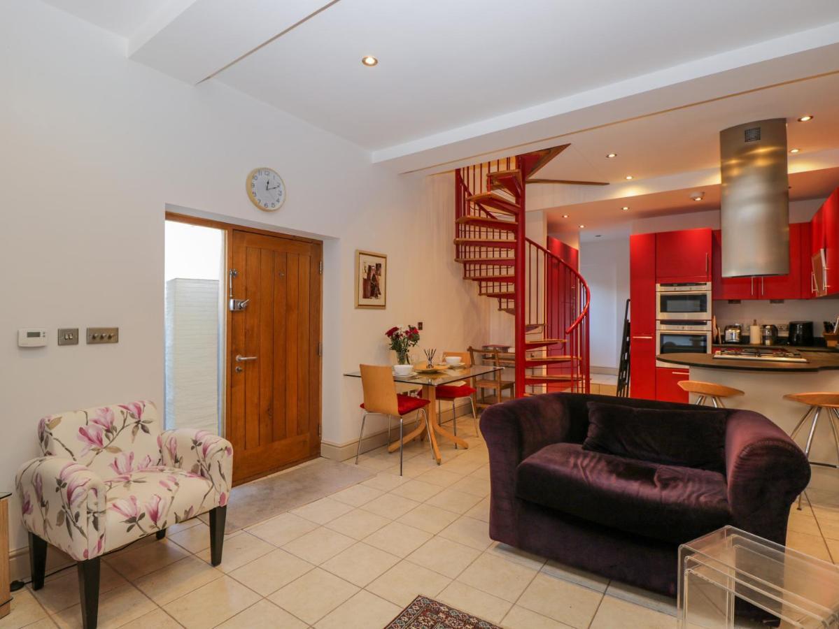 The Coach House Villa Тюксбъри Екстериор снимка