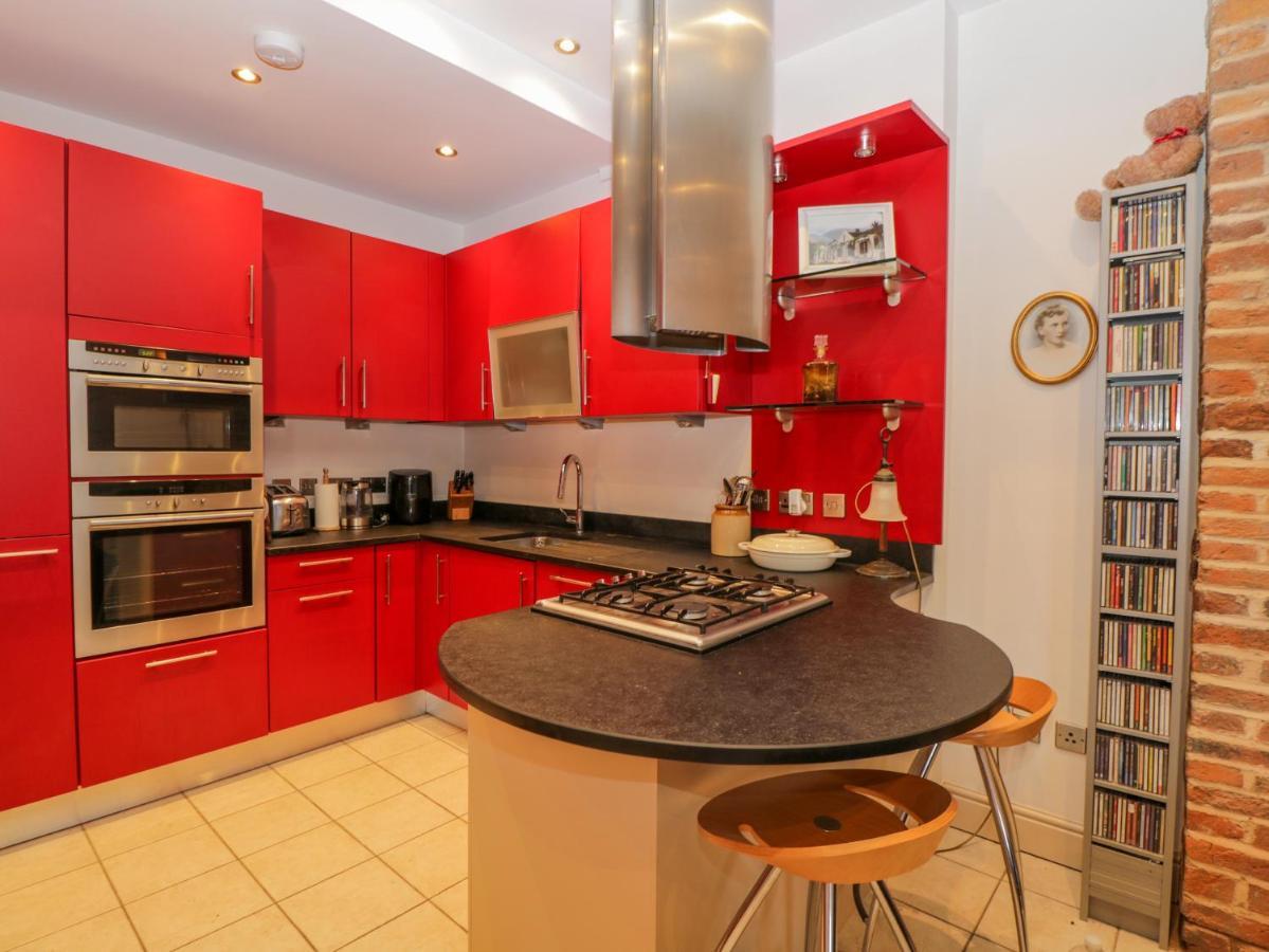 The Coach House Villa Тюксбъри Екстериор снимка